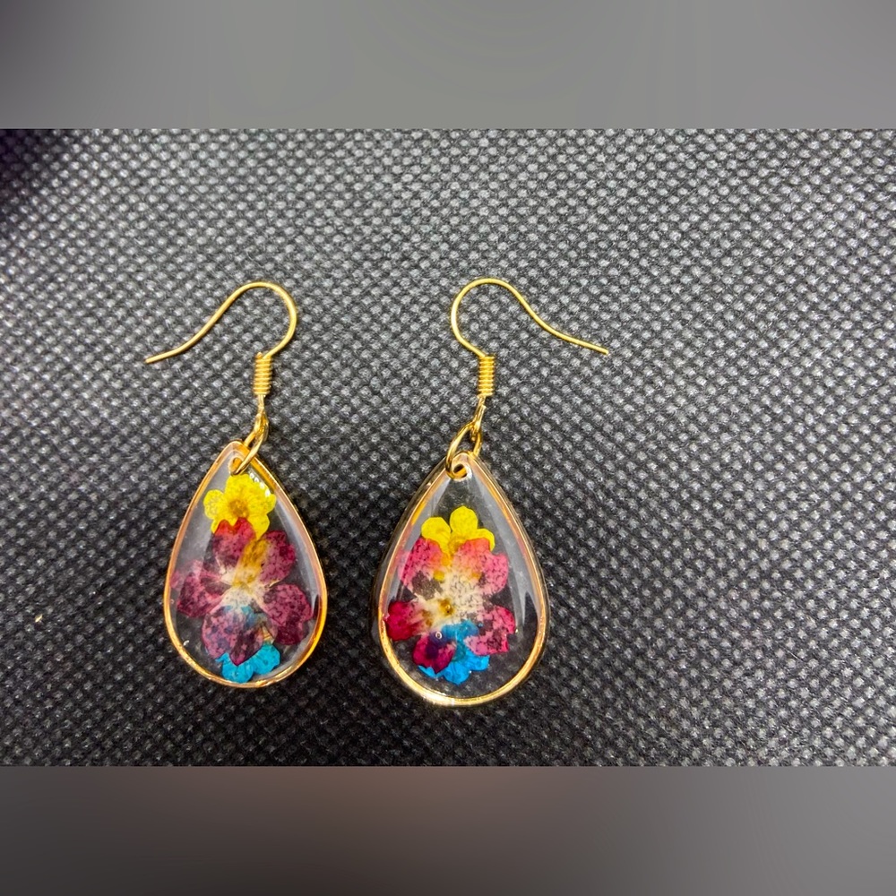 Wildflower resin earrings